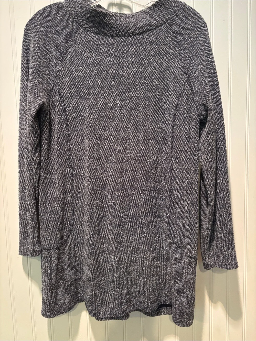 T by Talbots Women’s Long Sleeve Knit Tunic with Pockets in Heather Navy Sz M